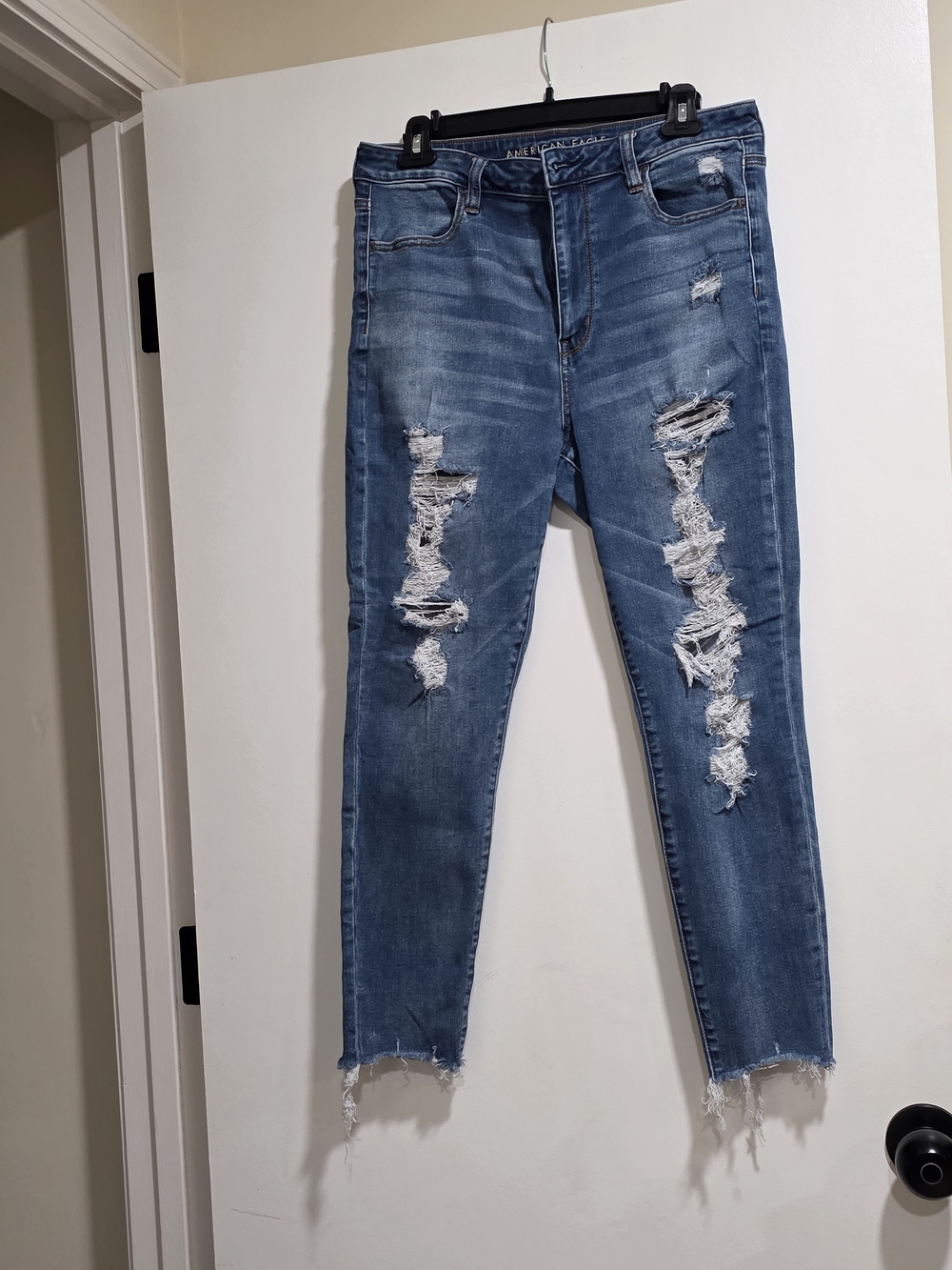 American Eagle Super Hi-Rise Jegging Jeans 14 Short Distressed